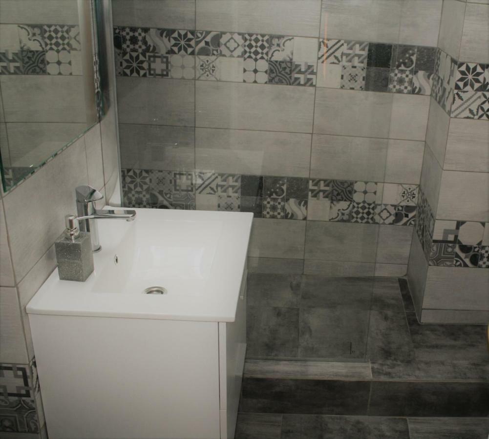 Casa Peterfi - Apartment With 3 Bedrooms And Spacious Living Room Târgu-Mureş Exterior foto